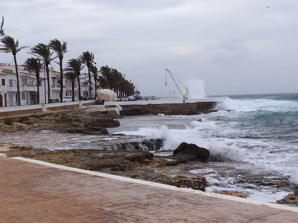 El viento obliga a activar la alerta amarilla en Menorca