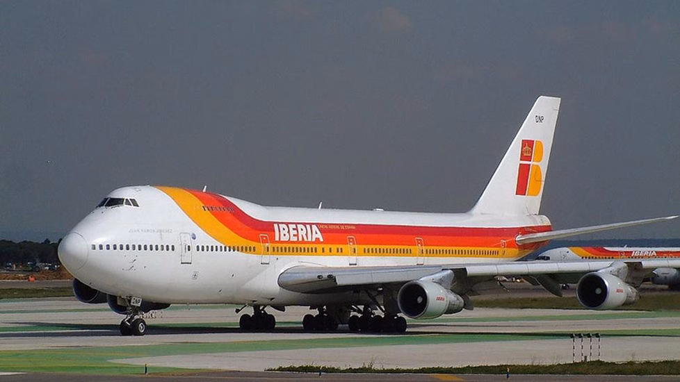 Iberia deja en tierra a los pasajeros del último vuelo entre Madrid y Maó