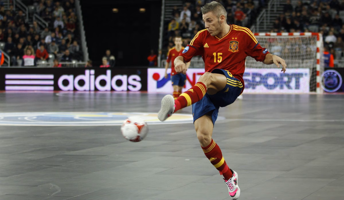 Miguelín trae su campus de fútbol sala a Menorca