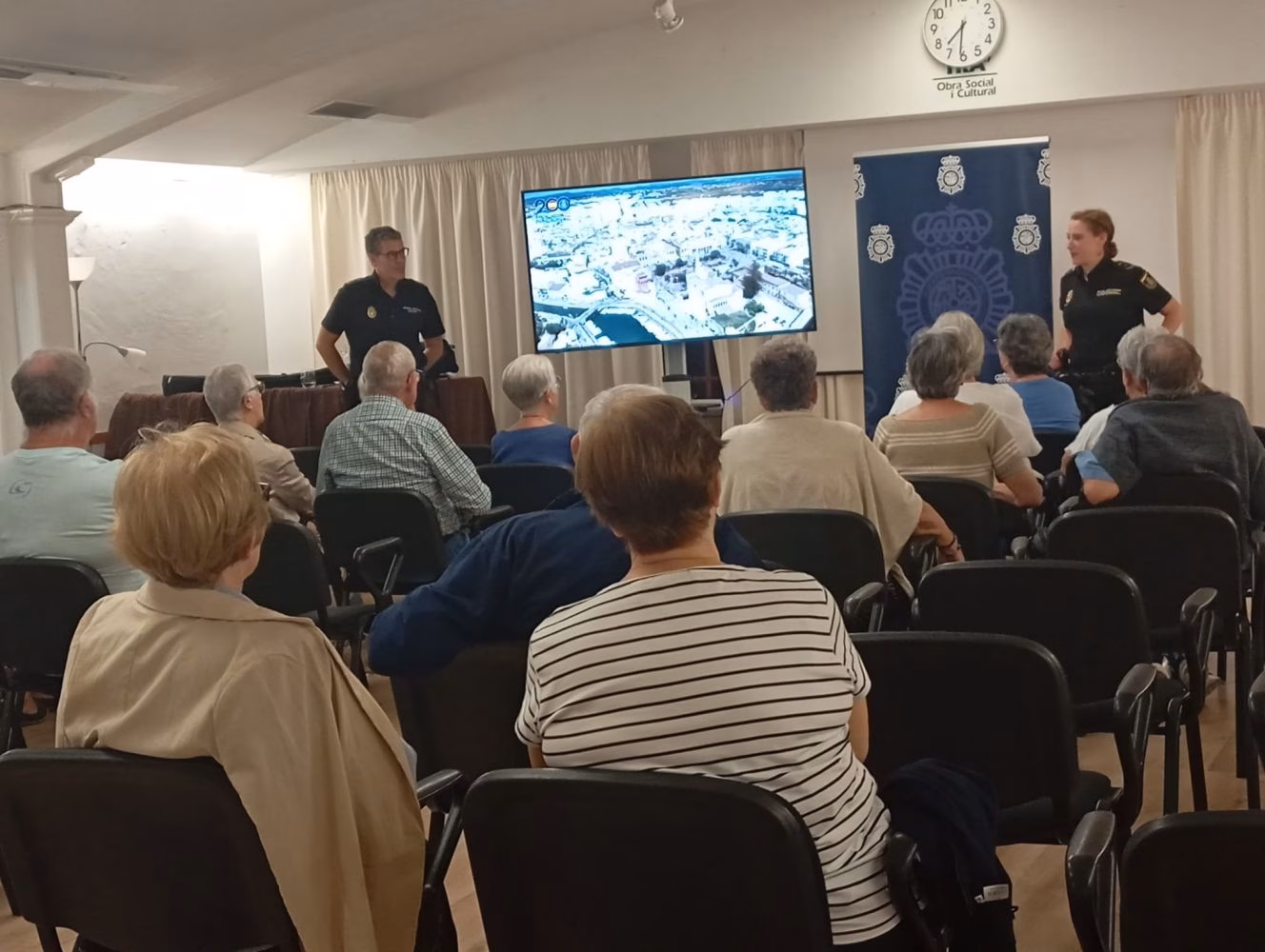 La Policía Nacional alerta a los jubilados de Ciutadella