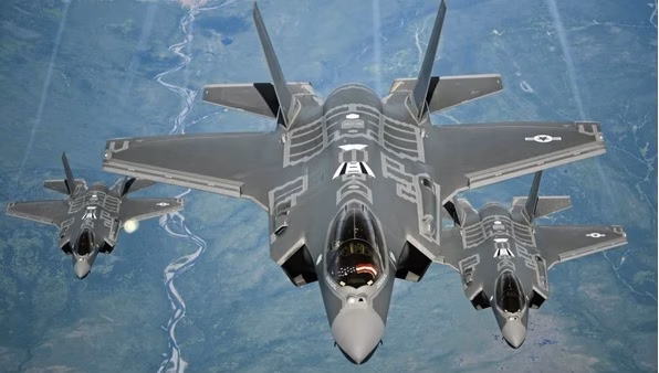 EEUU, Francia y Reino Unido bombardean con misiles los arsenales químicos de Siria