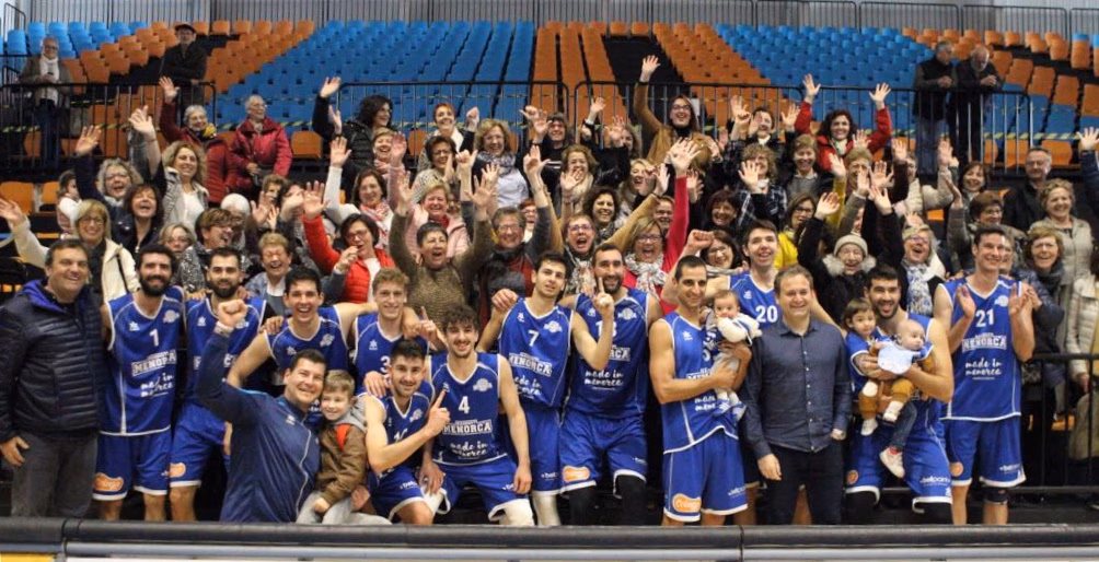 Homenaje a la historia del basket femenino