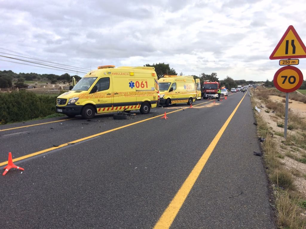 Un hombre en la UCI y dos heridos leves es el balance del accidente de Alaior