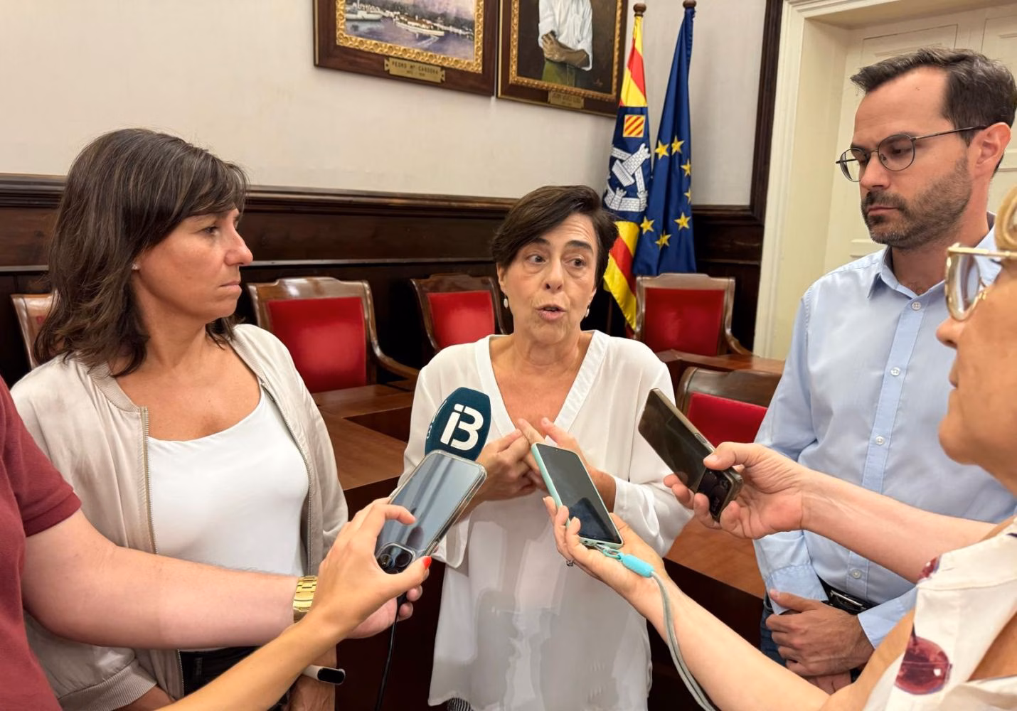 Ara Maó reclama la dimisión de Dolores Antonio