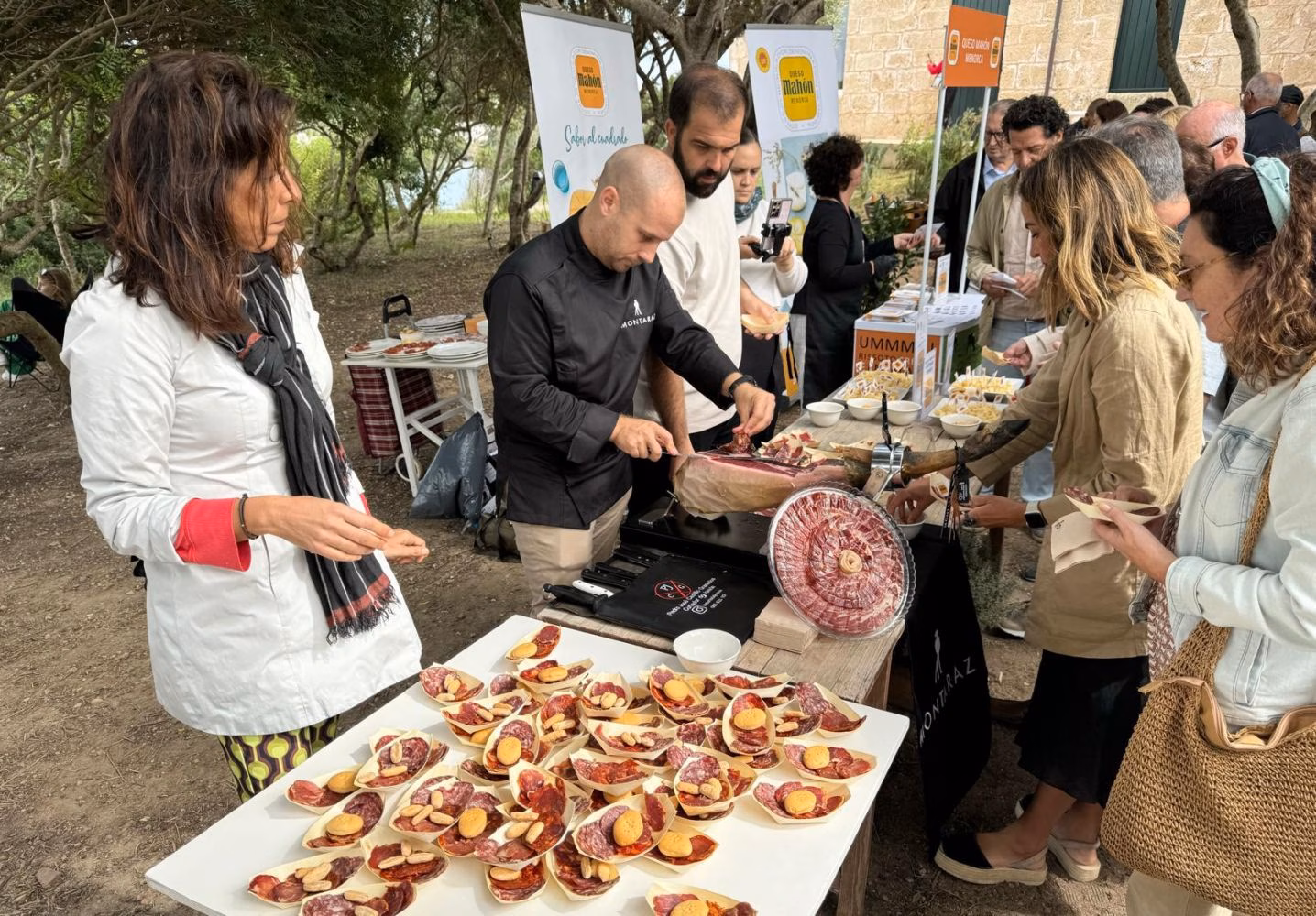 Orgullosos del queso de Mahón-Menorca y del jamón de bellota