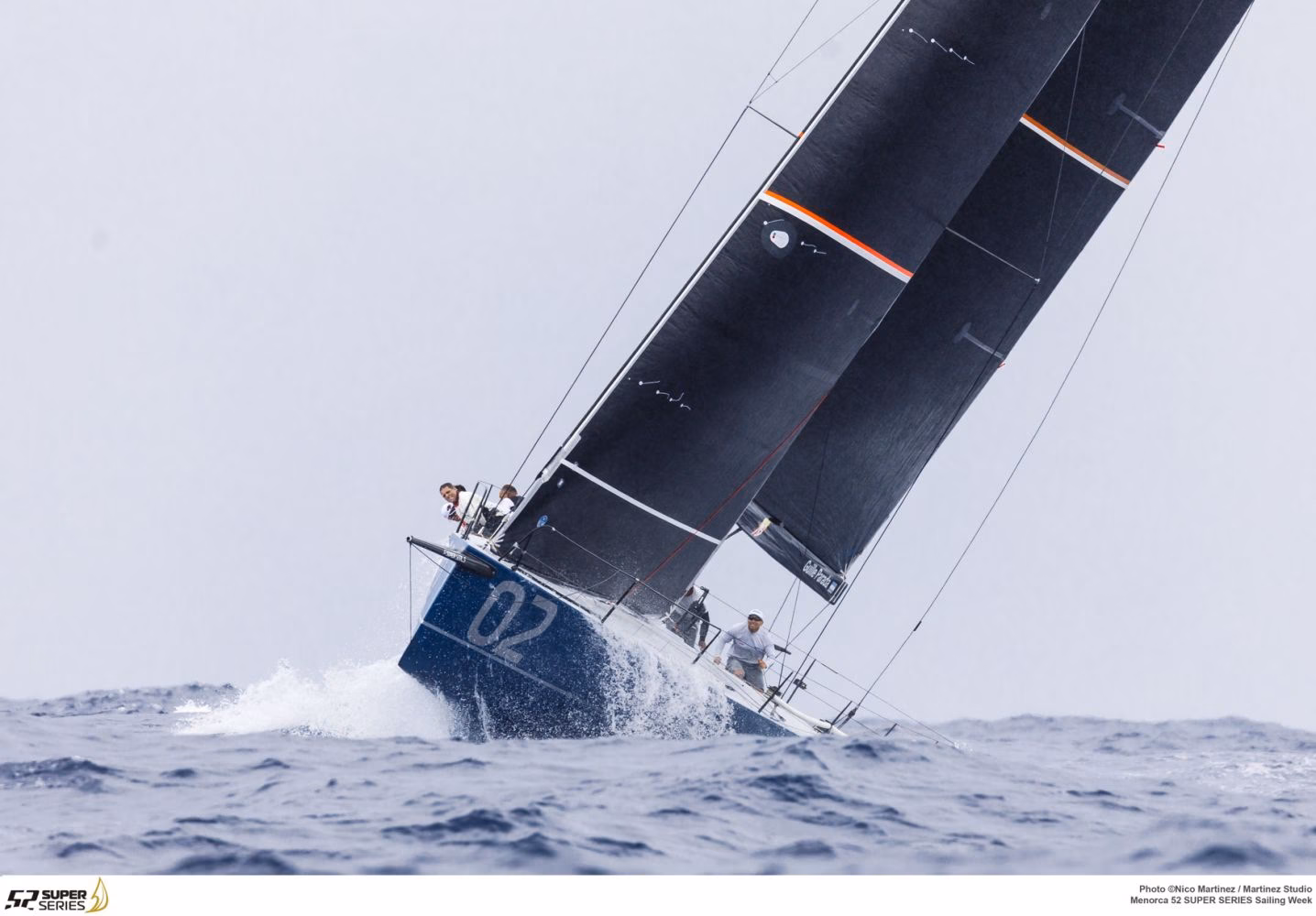 Azzurra cobra ventaja en la única regata que se disputó este lunes