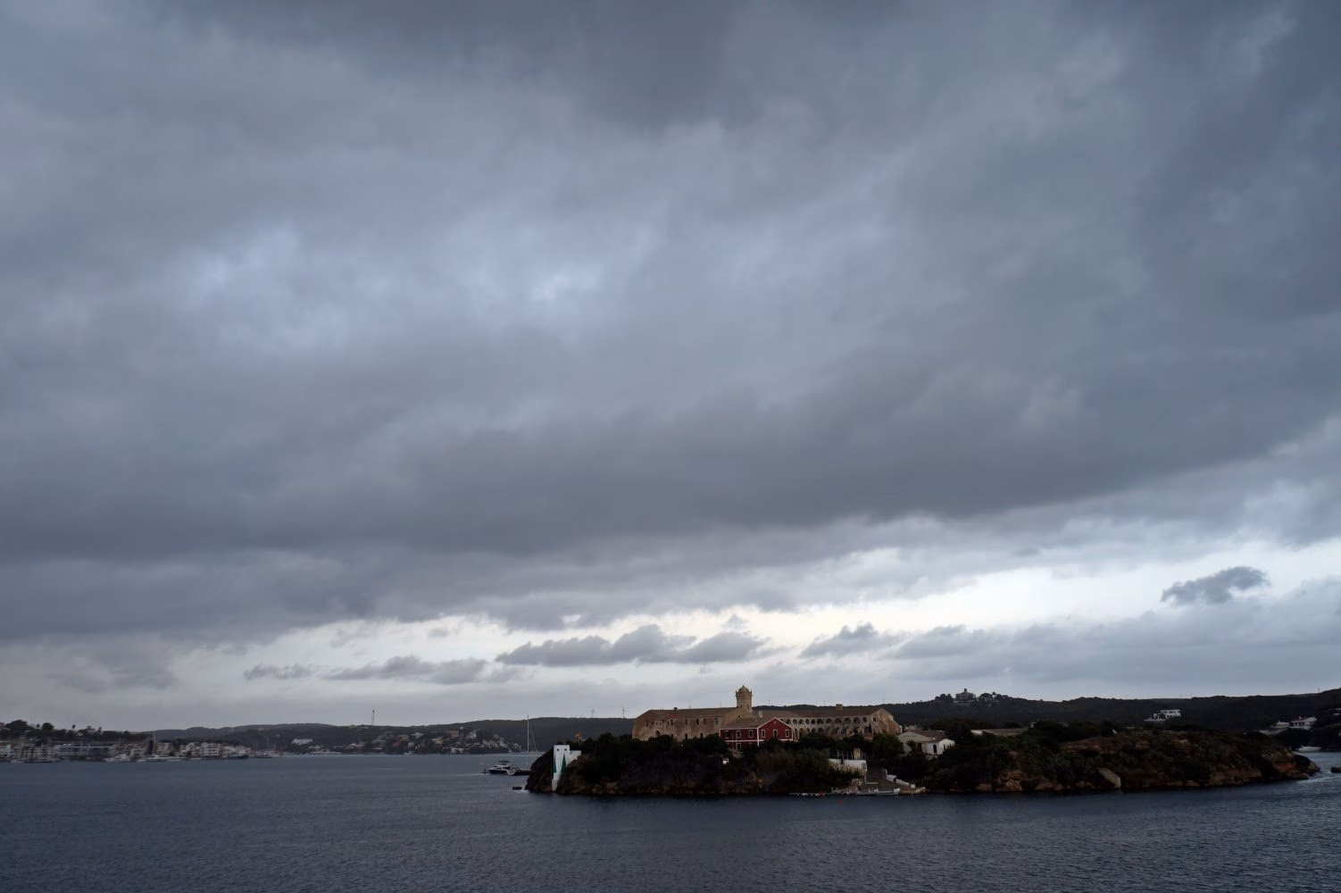 (Vídeo y fotos)  Amenaza de tormentas