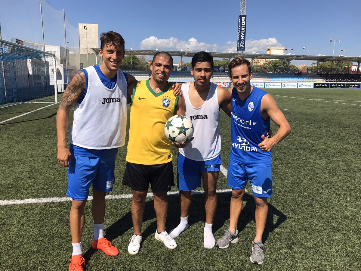(Vídeo) El menorquín Manu Farrando, con el "freestyler" que entrena con Neymar