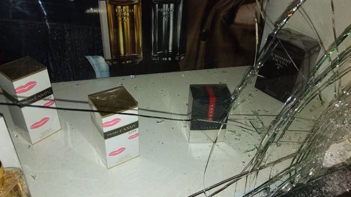 Detenido un delincuente habitual tras romper el cristal de un establecimiento