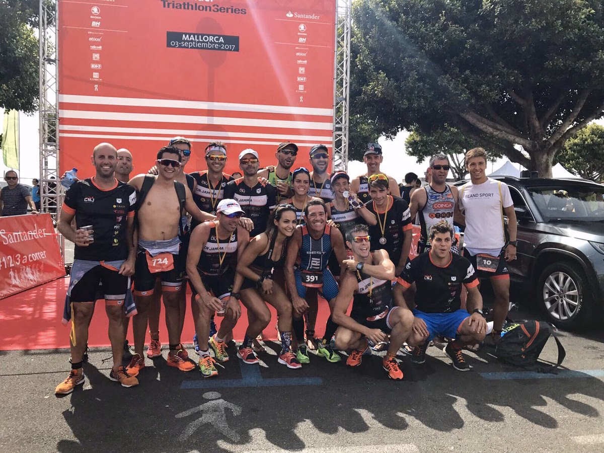 (La foto) Gran papel del CN Jamma Triatló en Mallorca