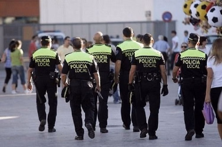 Los policías locales piden más protección para trabajar