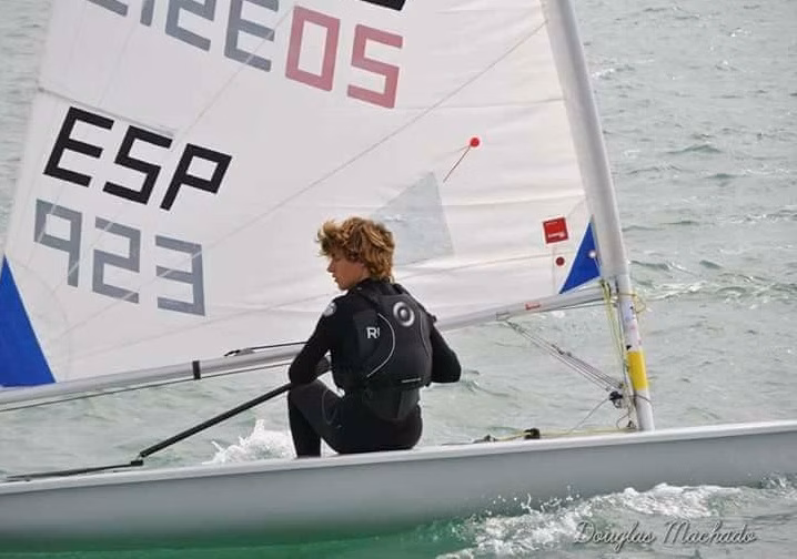 Manel Barber, tercero en el Mundial Juvenil de láser 4.7