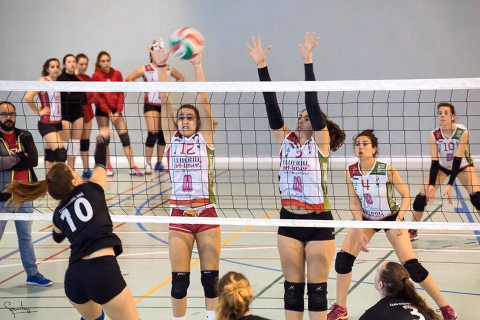 Anna Sintes y Teresa Gomila suben al primer equipo del Avarca de Menorca