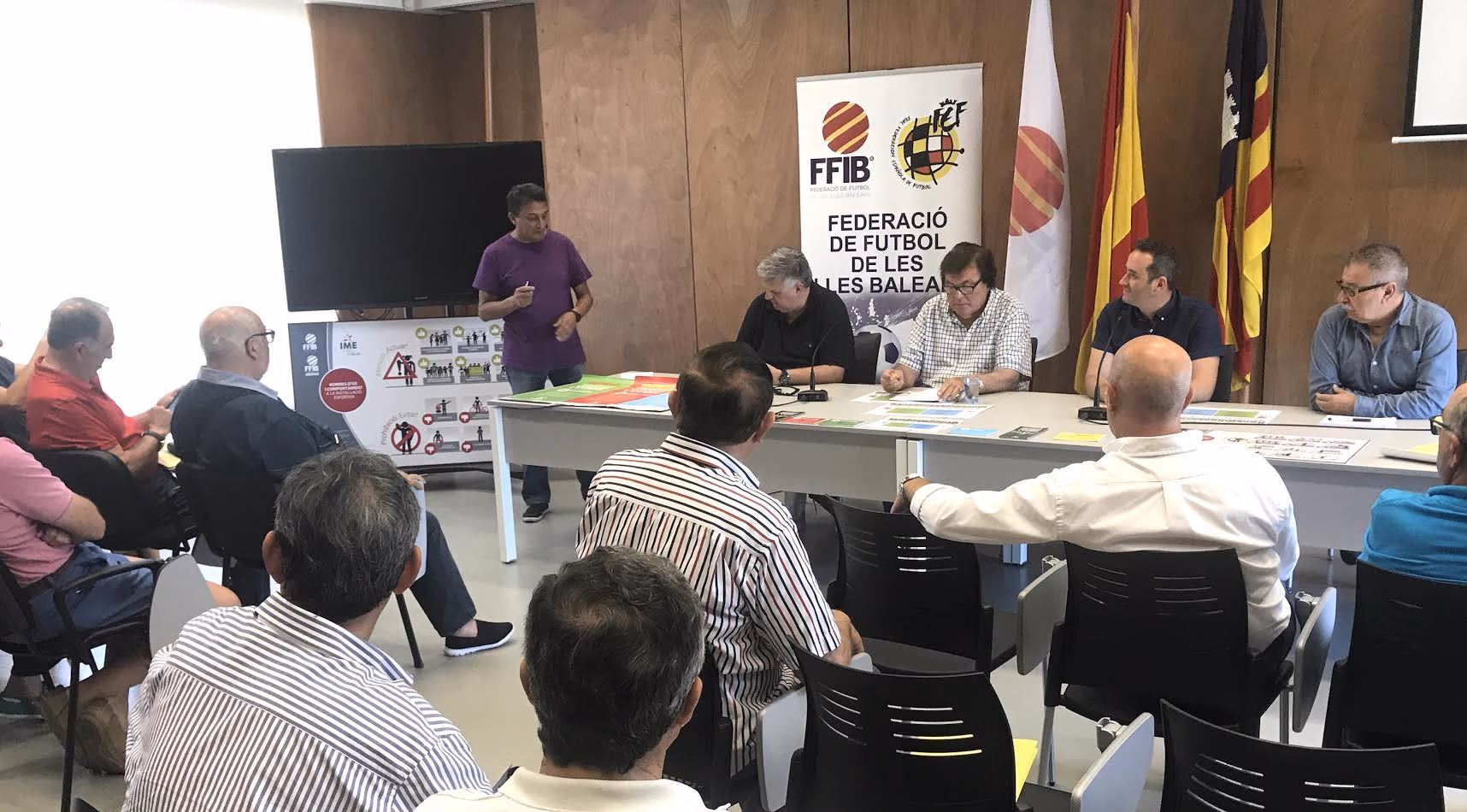 El balompié de las islas se cita en el "I Congreso de Fútbol Base"
