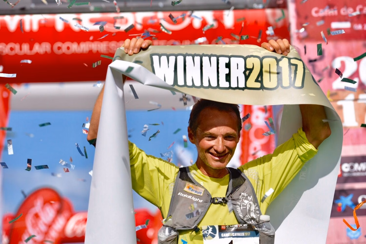 (Fotos) Antoine Guillon revalida título en la Trail Menorca e Isma Marquès hace historia