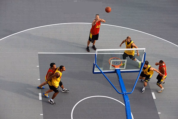 Un ferry de Maó para jugar a baloncesto 3x3