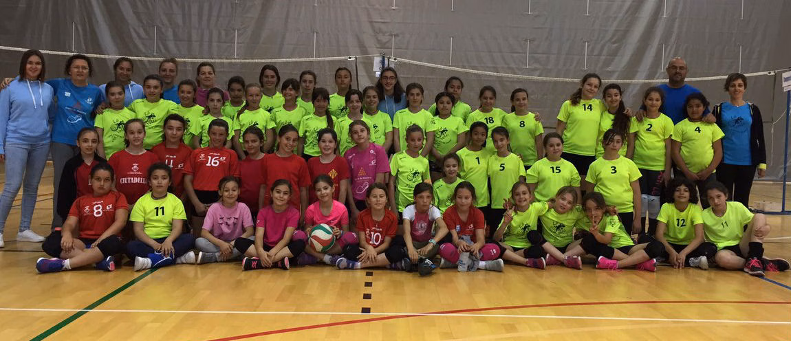 (Fotos) El futuro del volei de Menorca se cita en Ciutadella