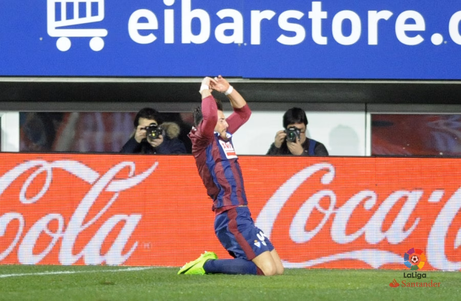 (La foto) Sergi Enrich ya es el máximo goleador de la historia del Eibar en Primera