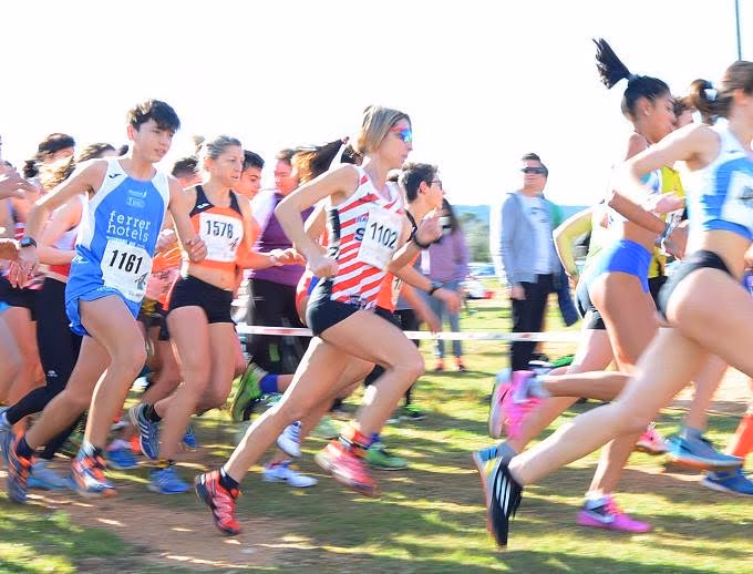 Maria Pallicer y Tina Ameller brillan en el balear de veteranos de cross