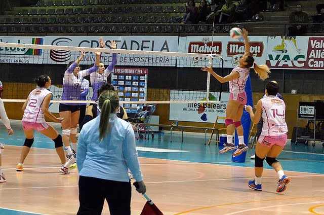 Bea Vázquez, la mejor atacante de la jornada en la Superliga
