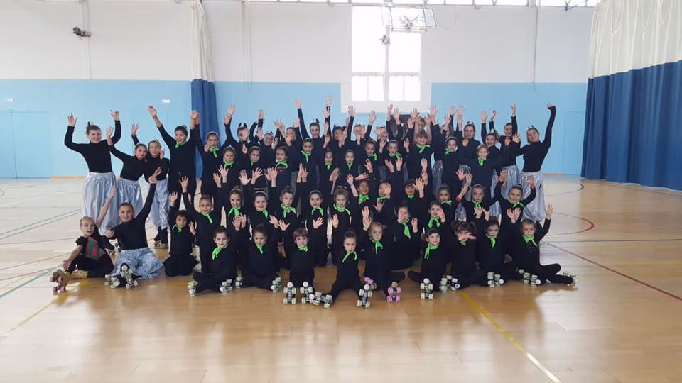 (Galería de fotos) Diversión y deporte en el "Papa Noel Day" de Sant Lluís