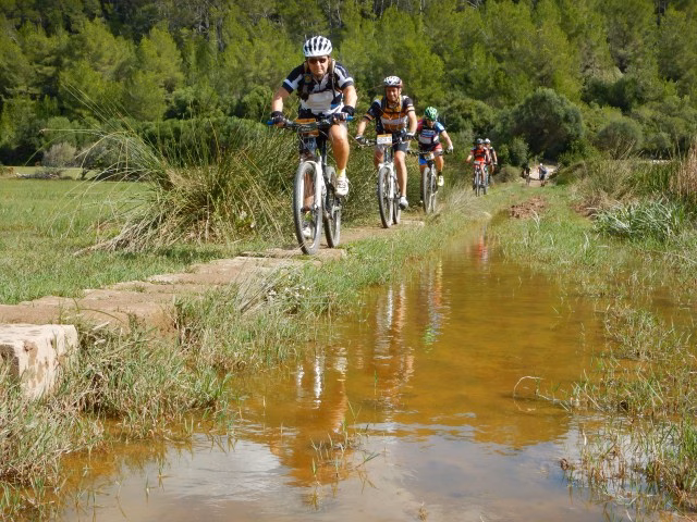 (Vídeo) Vuelve la "Volta a Menorca en BTT"