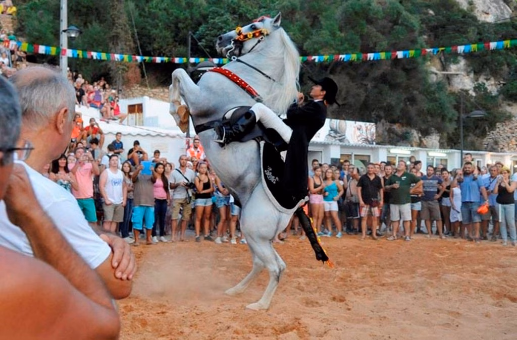 Cala en Porter vive sus días grandes