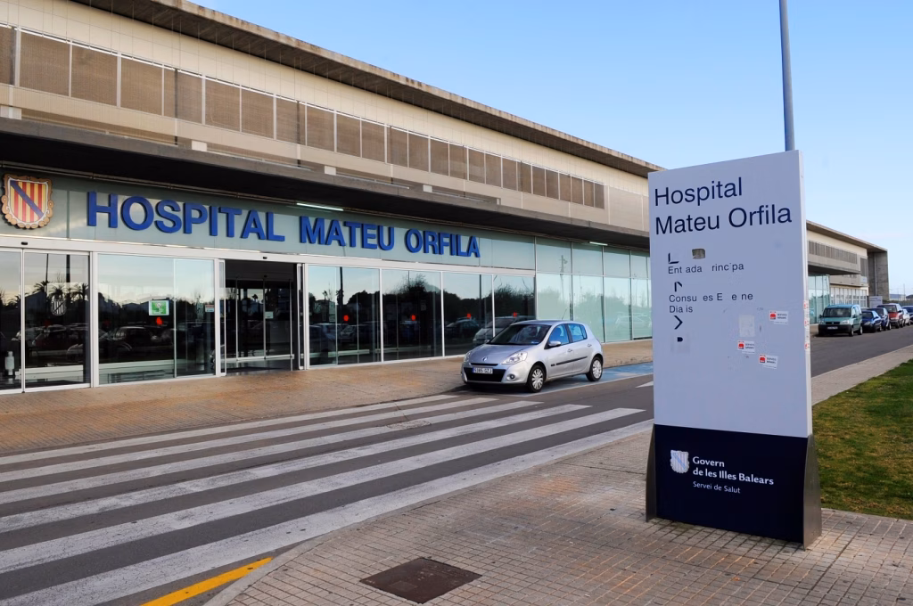 Leve mejora del presunto parricida de Ciutadella