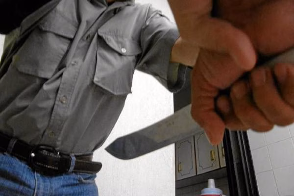 Ingresan en el Mateu Orfila a un hombre con heridas de arma blanca tras una reyerta en Ciutadella