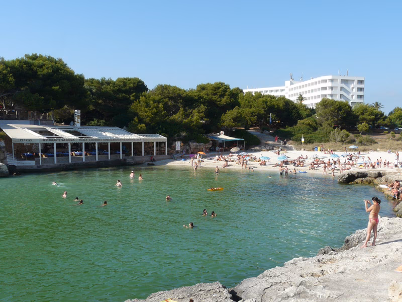 Multados por acampar en Cala Blanca