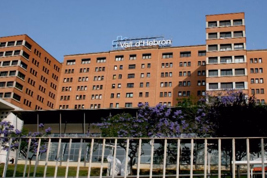 Evacúan a Barcelona al hombre herido en el incendio de Cala en Blanes