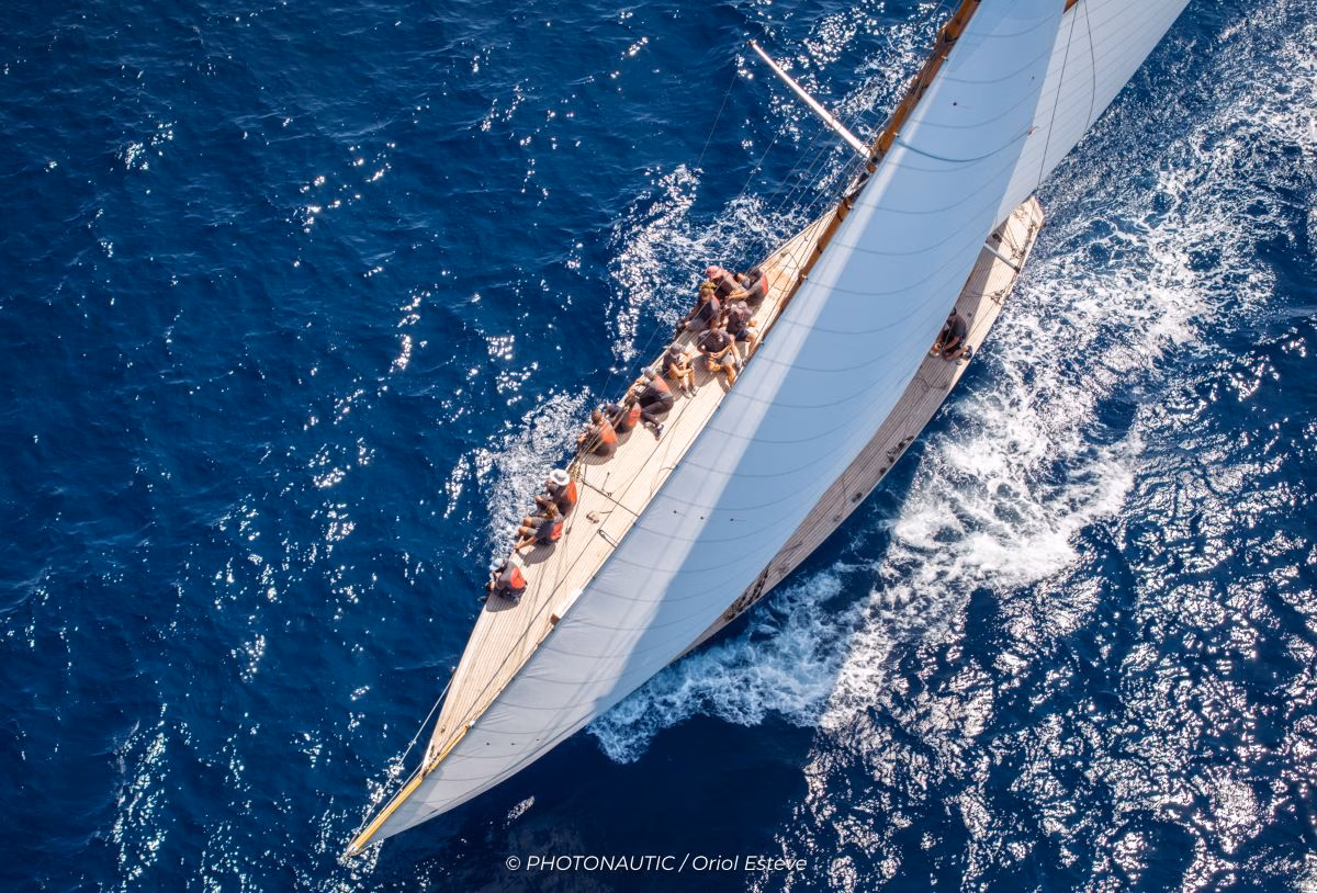 (Fotos) La Copa del Rey Repsol aprovecha el viento justo para estrenar su vigésima edición en Maó