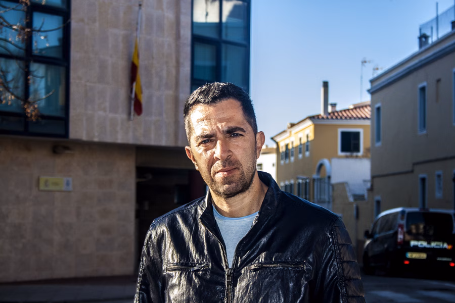 Viendo el éxito de Camila Lläckberg y sus novelas sobre Fjällbacka, pensé ¿Porqué no hacerlo en Menorca?