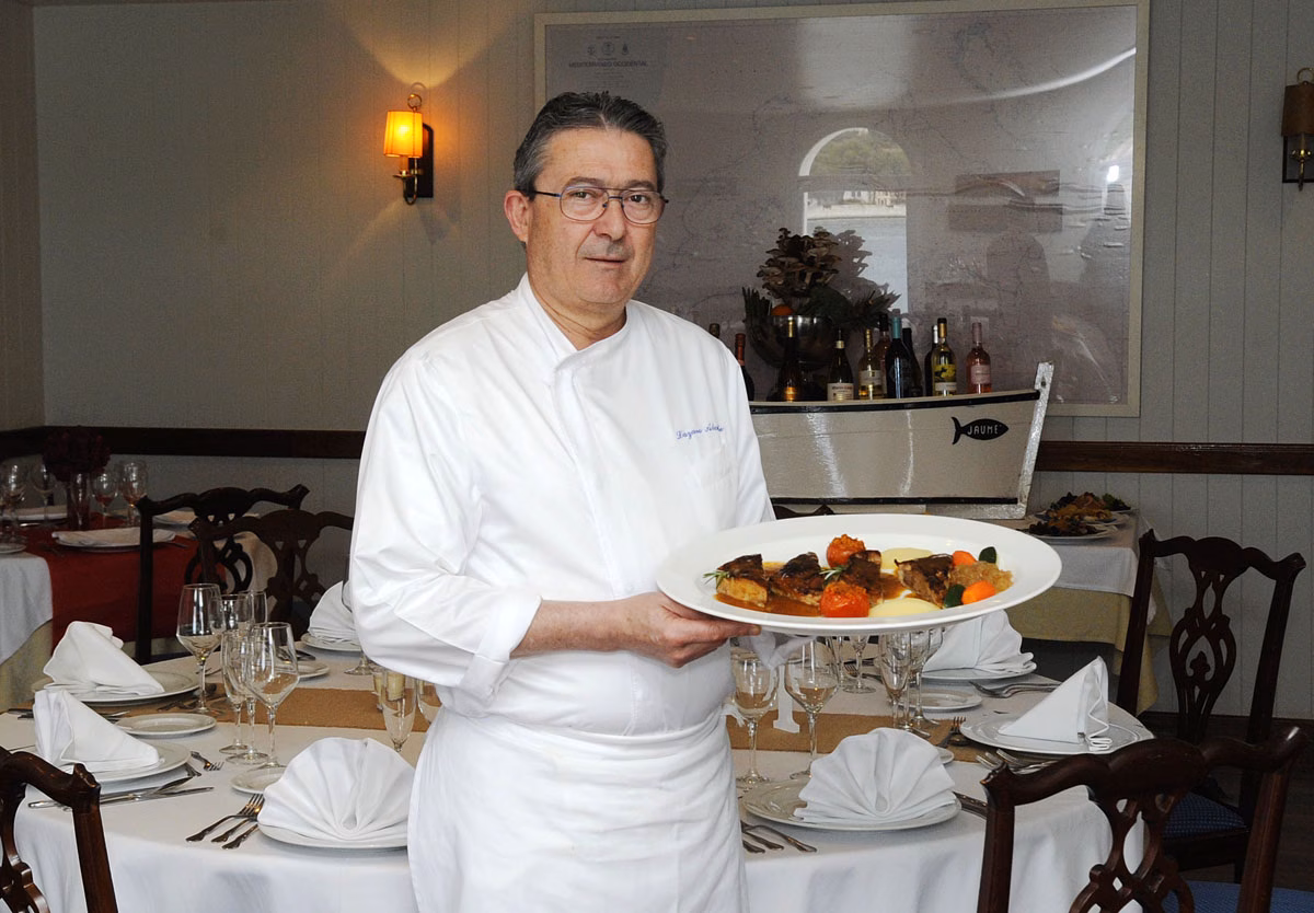 Un "Crujiente de cochinillo meloso" por Lázaro Alcaide de La Minerva