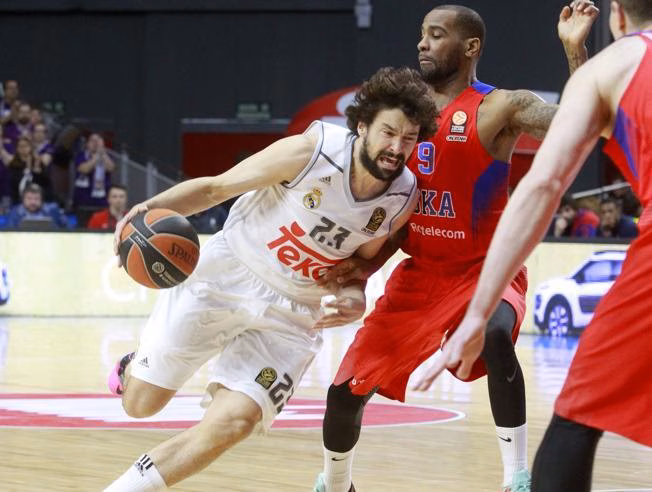 Llull y el Real Madrid se pierden en el mar de brazos del CSKA