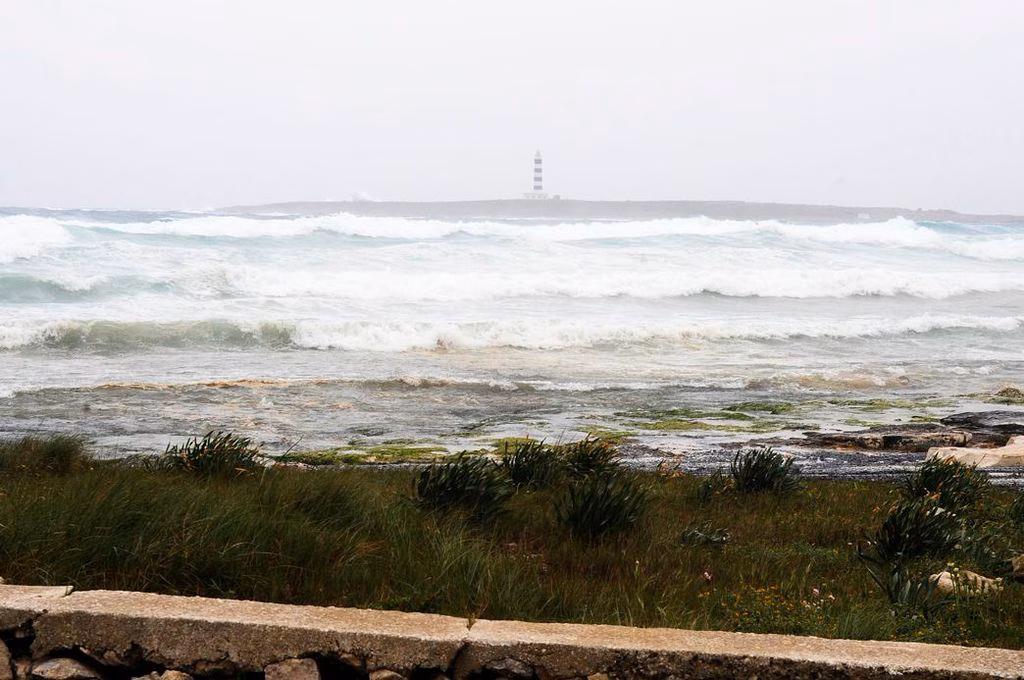 Adiós al temporal marítimo y al viento, que dejó rachas de hasta 84 km/h en el Aeropuerto