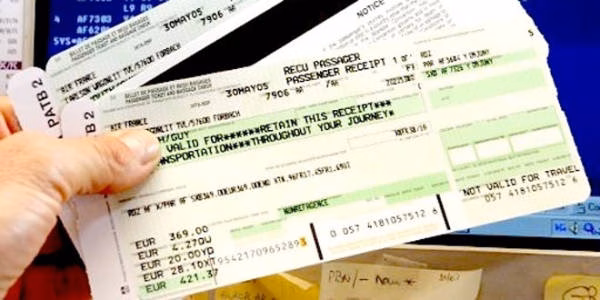 Per què quan baixa l'IPC el preu del bitllet d'avió no és més barat?