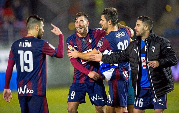 Sergi Enrich amplía su contrato con el Eibar hasta 2018