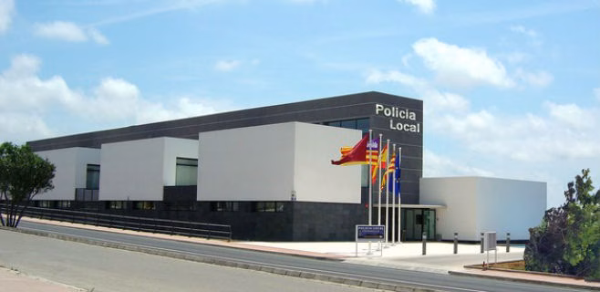 Detienen a un hombre por un presunto caso de violencia doméstica en Ciutadella