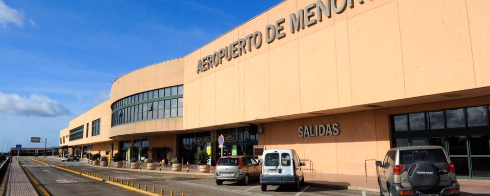 La niebla que cubre Mallorca provoca retrasos en los vuelos hacia Menorca