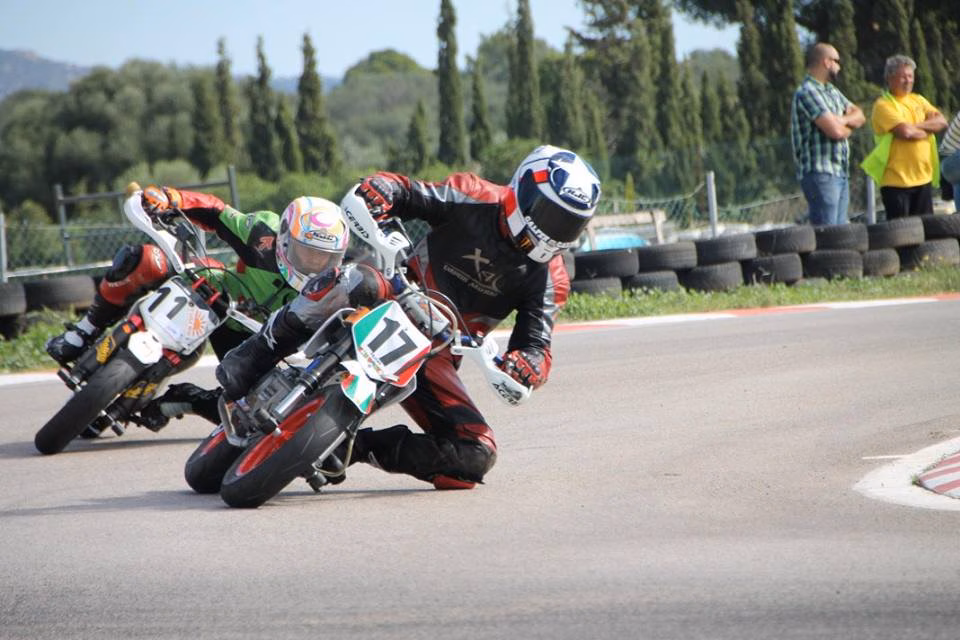 El espectáculo de las motos llega a Ciutadella