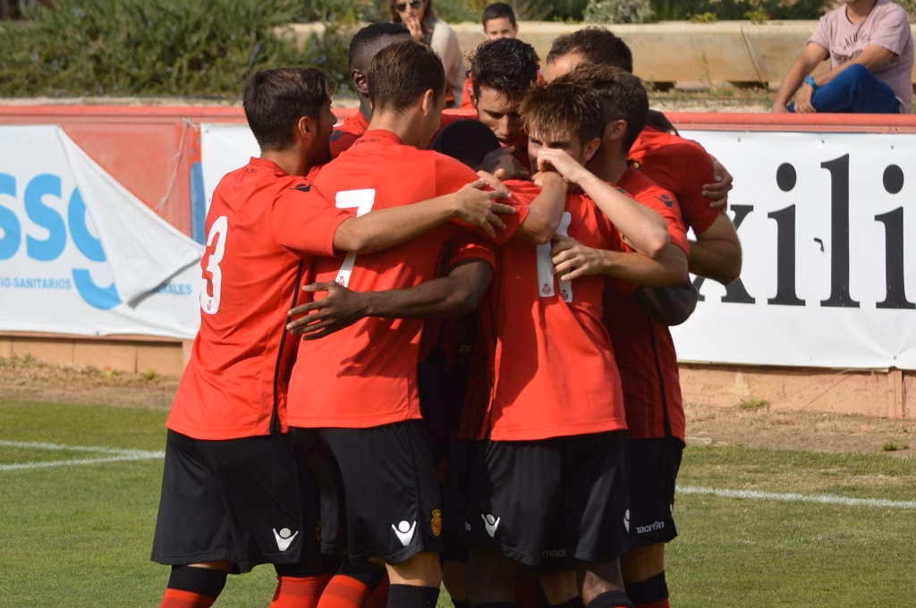 Mercadal-Mallorca B: partido con mayúsculas en Sant Martí