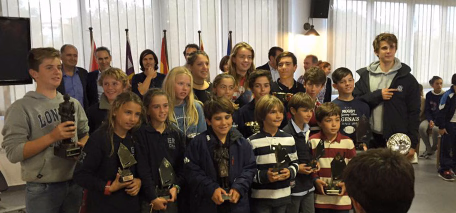 Gran botín de trofeos para los regatistas de Menorca en la Almirante Farragut