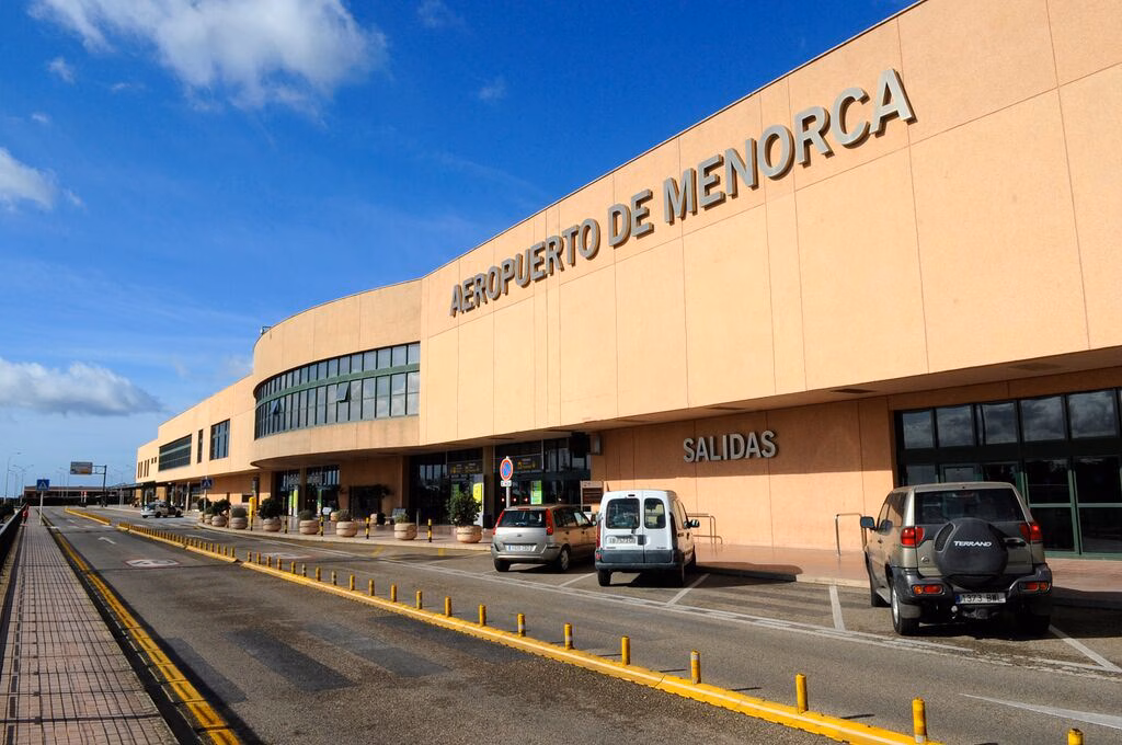 Desconvocada la huelga de limpieza del Aeropuerto de Menorca