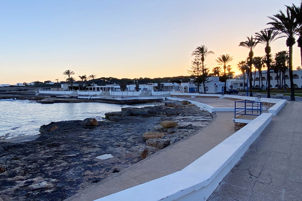 Aparece un cuerpo flotando en s'Algar