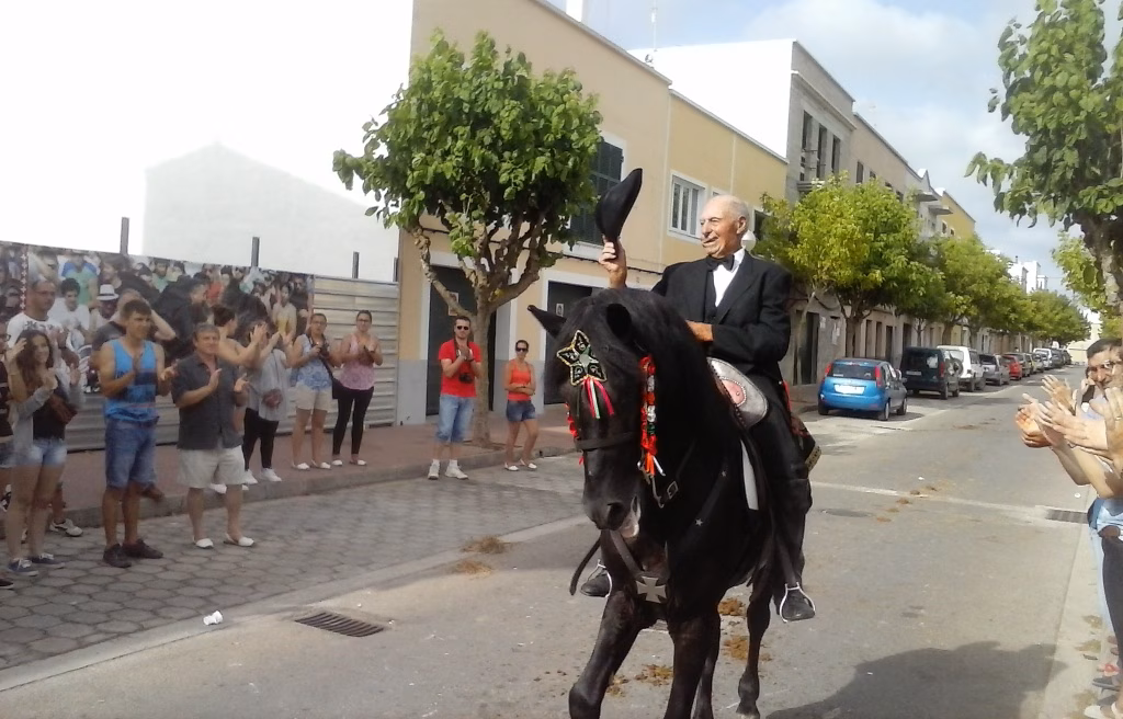 189 jinetes y 255 caballos en la 'qualcada' de Sant Joan