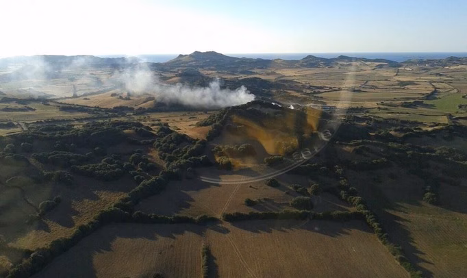 Dos incendios seguidos desatan las alarmas  en Alaior y Es Mercadal
