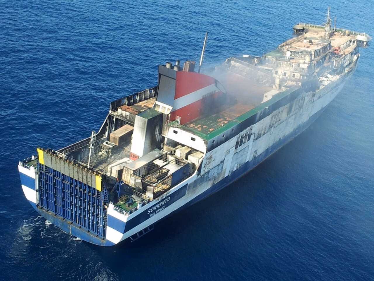 El armador del 'Sorrento' muestra su interés por remolcar el ferry a Sagunto