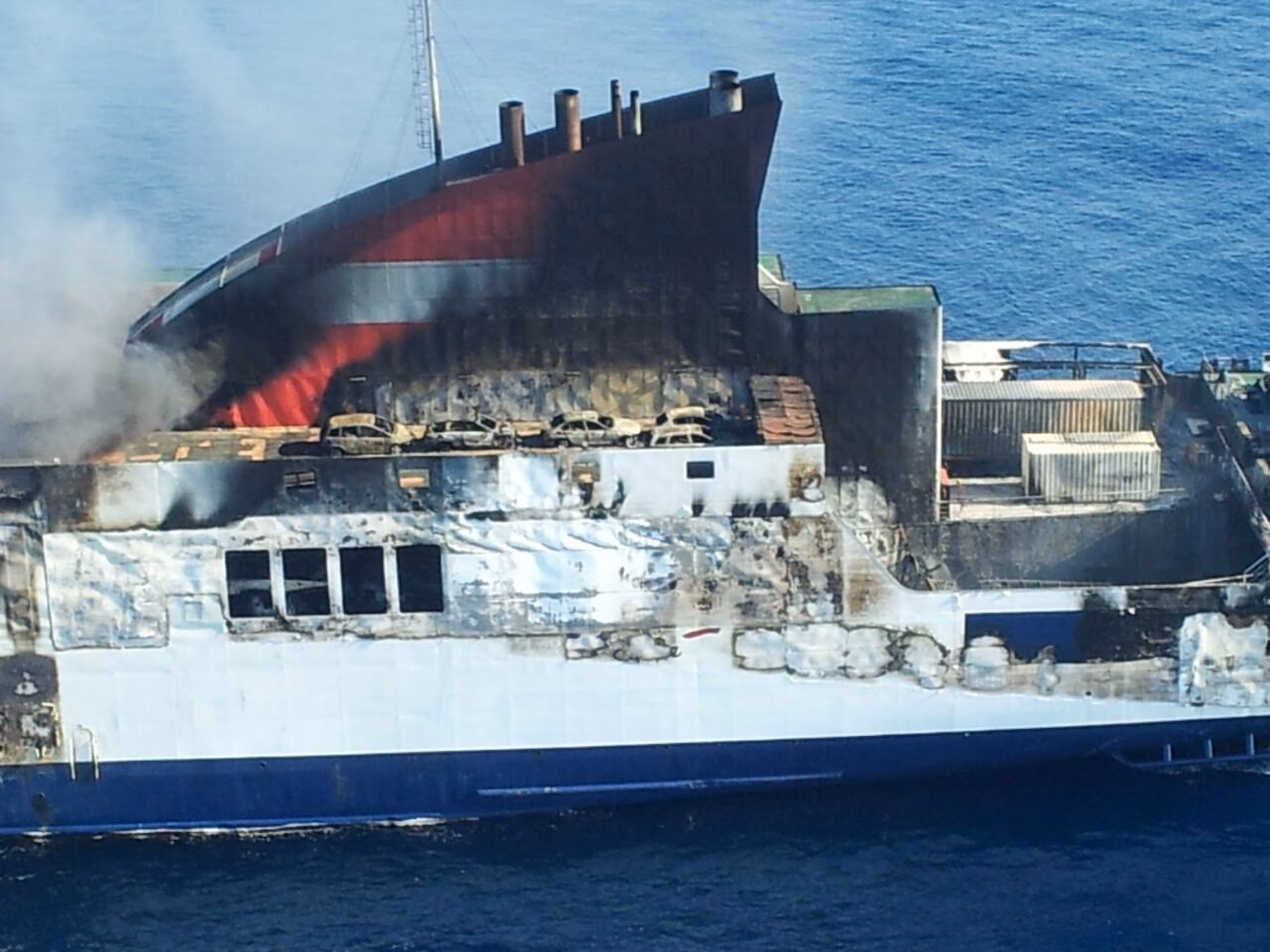 Una empresa de salvamento acondicionará el 'Sorrento' en alta mar antes remolcarlo