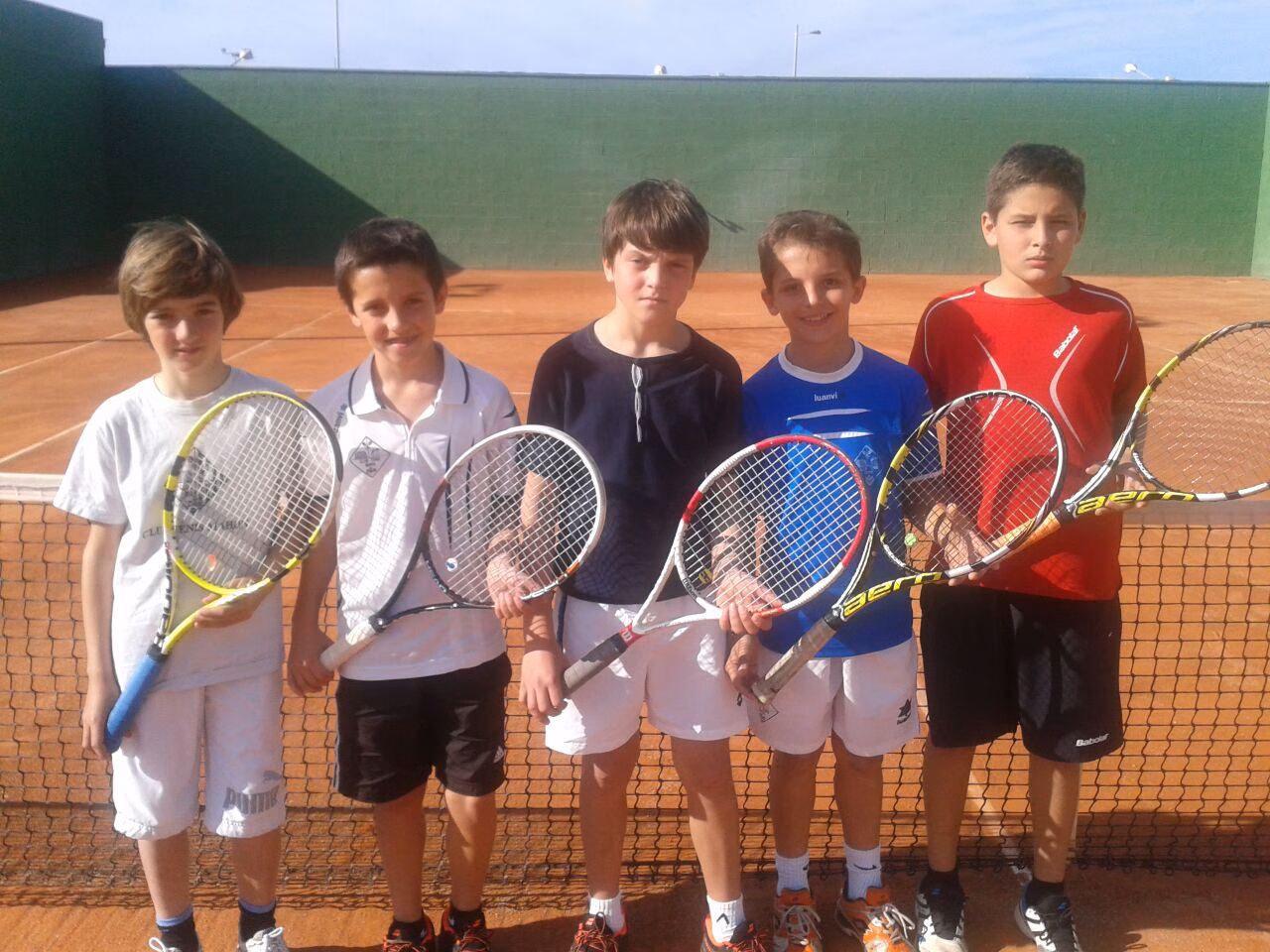 Los alevines y cadetes del CT Mahón logran el triunfo en el campeonato de Menorca de tenis